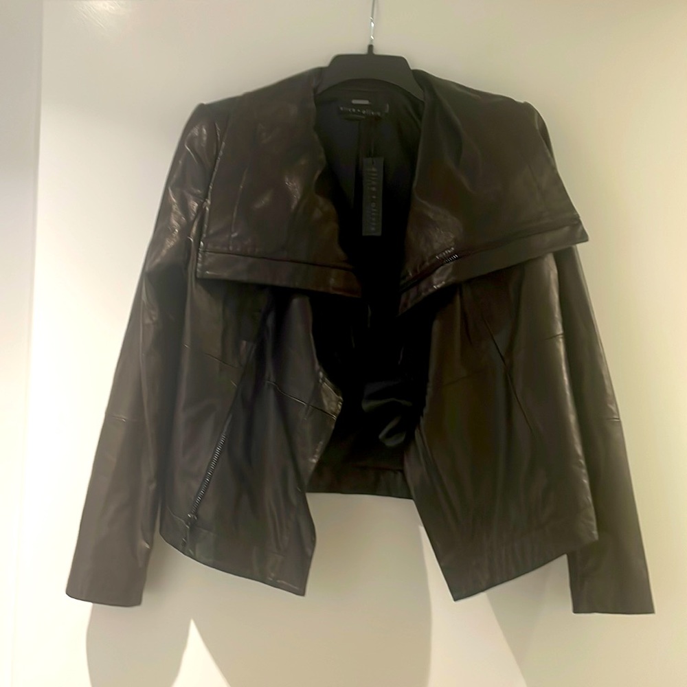 NEW WITH TAGS Alice + Olivia Nita Drape Front Jacket size XL in black